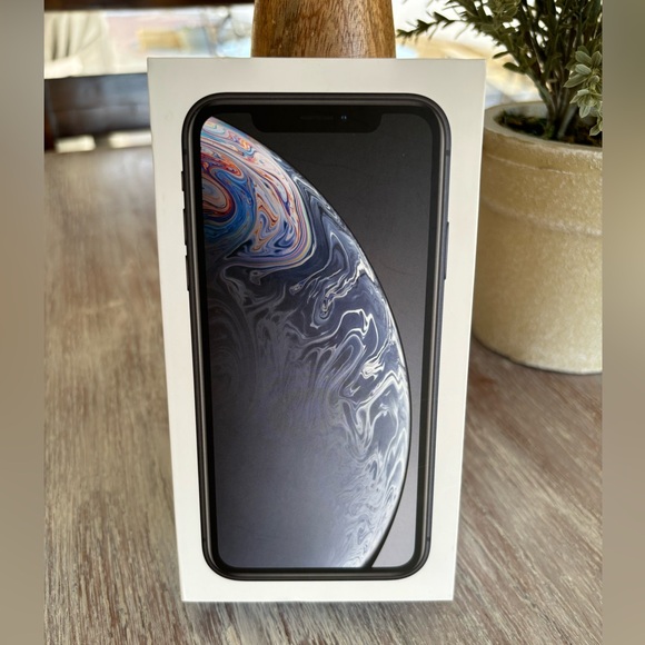 Apple Other - 🌿 Apple IPhone XR Box